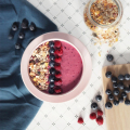 dont-mess-with-the-rabbit-smoothie-bowl-ikea-fruits-rouges